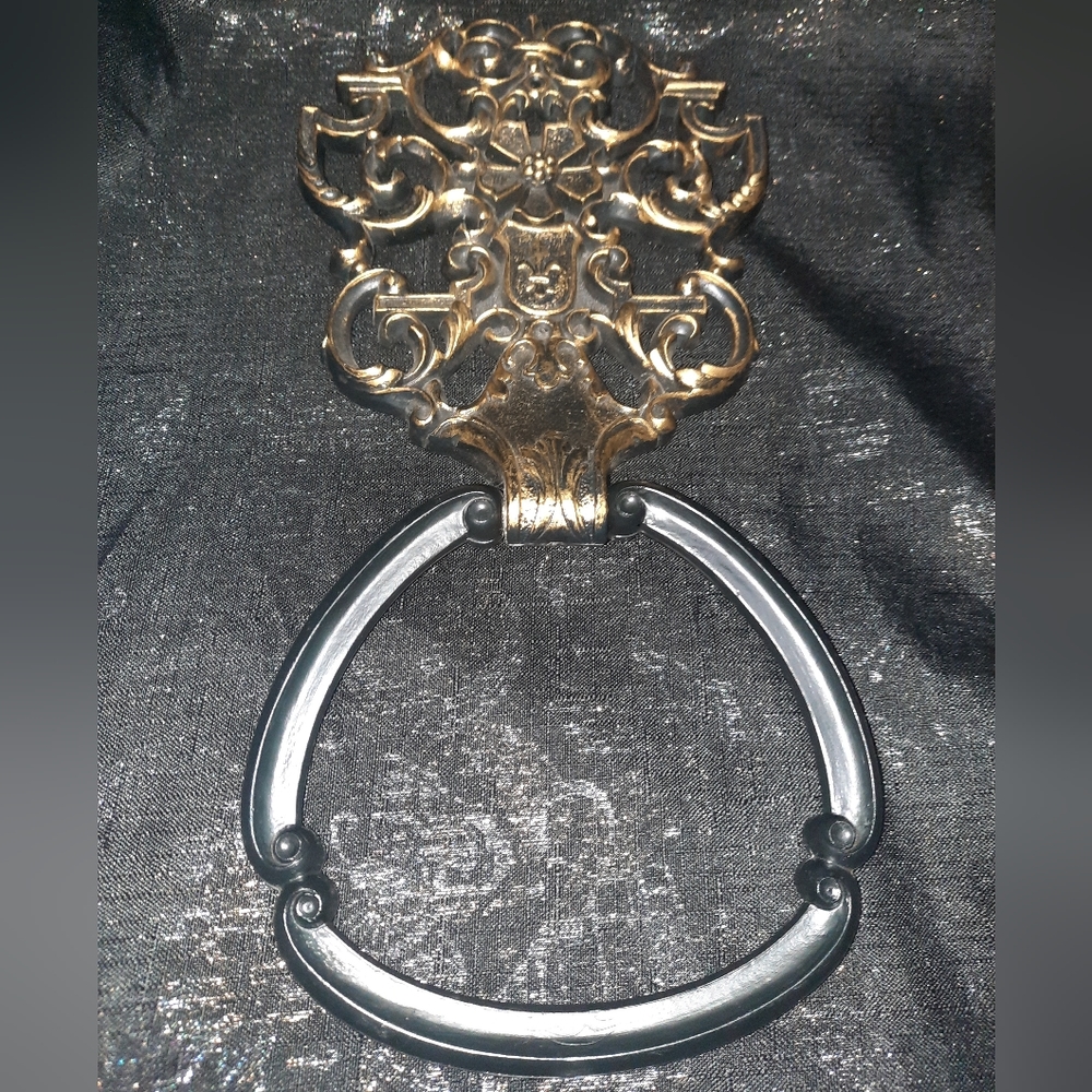 Vintage syroco homco towel ring holder
